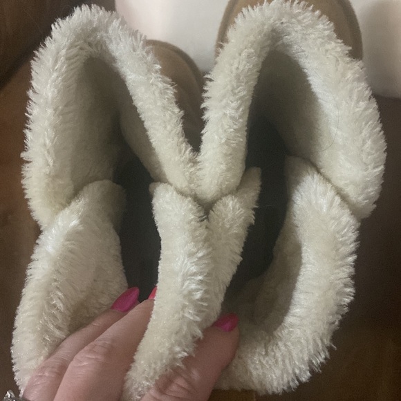 American Eagle Ugg style boot - Picture 6 of 8